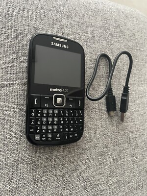 Lot of 2 Cell Phones. 1-Samsung SCH-R380, 1-LG VX 8575 Don't Know