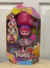 Mattel Trolls Band Together Queen Poppy Fashion Doll & 10+ Accessories NEW 2023