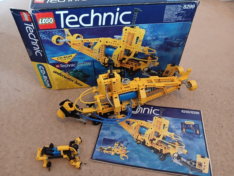 LEGO Technic 8250 8299 Search Submarine 100% Complete with Box And Instructions