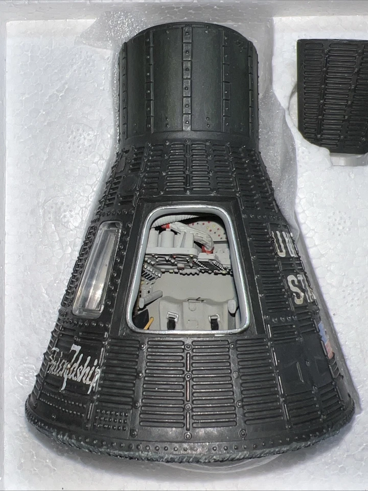 Edward H. Biltmore Precision Modelworks  Code 3 2007 1/24 NASA Mercury Capsule - Image 2 of 4