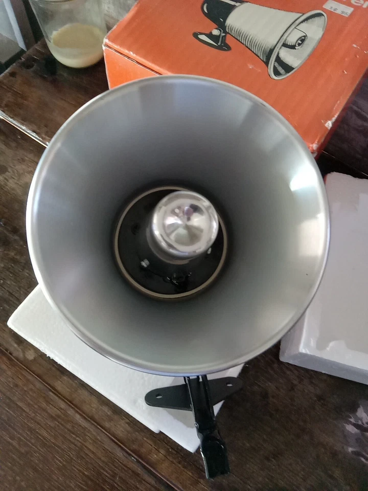 Safe House Two Sound Weatherproof Electronic Siren Vintage Radio Shack Alarm NOS - Image 4 of 4