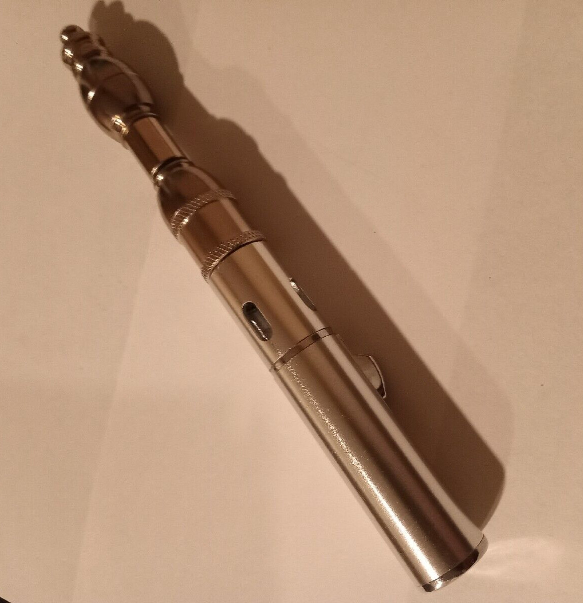 ONE- TOBACCO STAND-UP SMOKING PIPE + BUILT IN LIGHTER +Metal PIPE Hitter Hand.