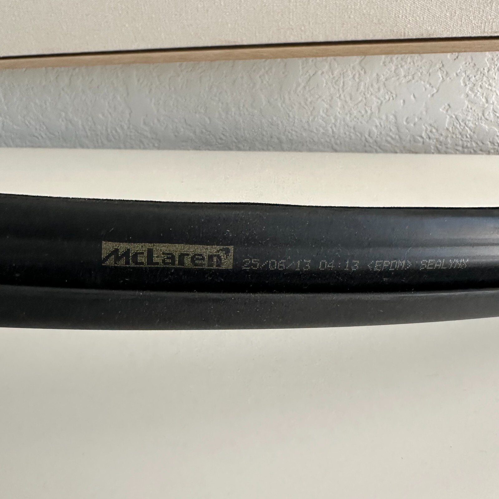MCLAREN MP4-12C PASSENGER LH LEFT SIDE OUTER DOOR JAM RUBBER SEAL GASKET OEM