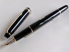 Montblanc Meisterstuck Classique 144 Fountain Pen 14K M Nib Name Carved