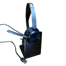 Poly Voyager Focus 2 Microsoft Teams Certified w/ Charge Stand Wireless Headset