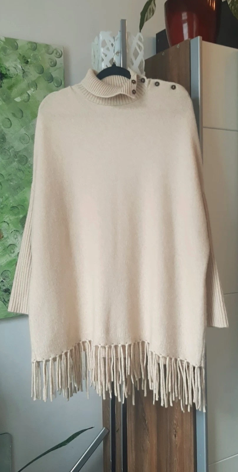 Luxus Cashmere Poncho-Pullover "Lila" von The Cashmere Studio – Camel (Oversize
Opens in a new windo
