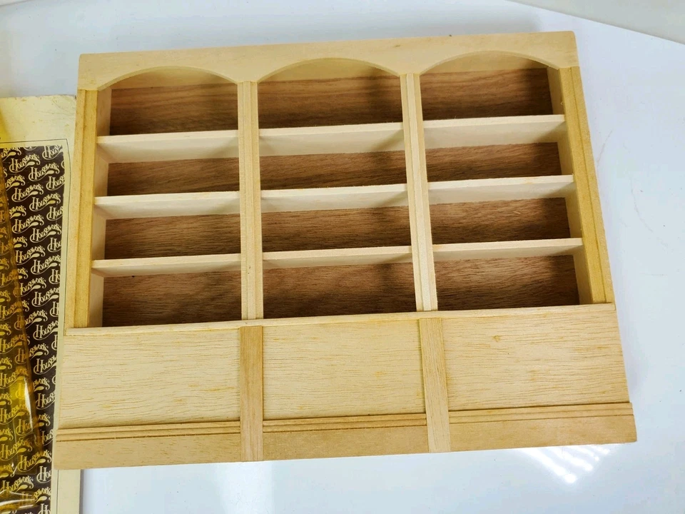 Librería triple miniatura Houseworks Dollhouse con gabinetes #5009 escala 1:12 NUEVA Foto 2 de 4