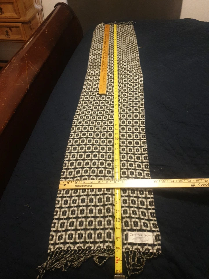 CROFT & BARROW | Negro/Blanco/Gris Geométrico con Flecos Suave Rectángulo Bufanda Foto 3 de 4