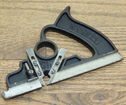 TYPE 1 (1915-1943) STANLEY No. 239  1/8” SPECIAL DADO PLANE-ANTIQUE HAND TOOL