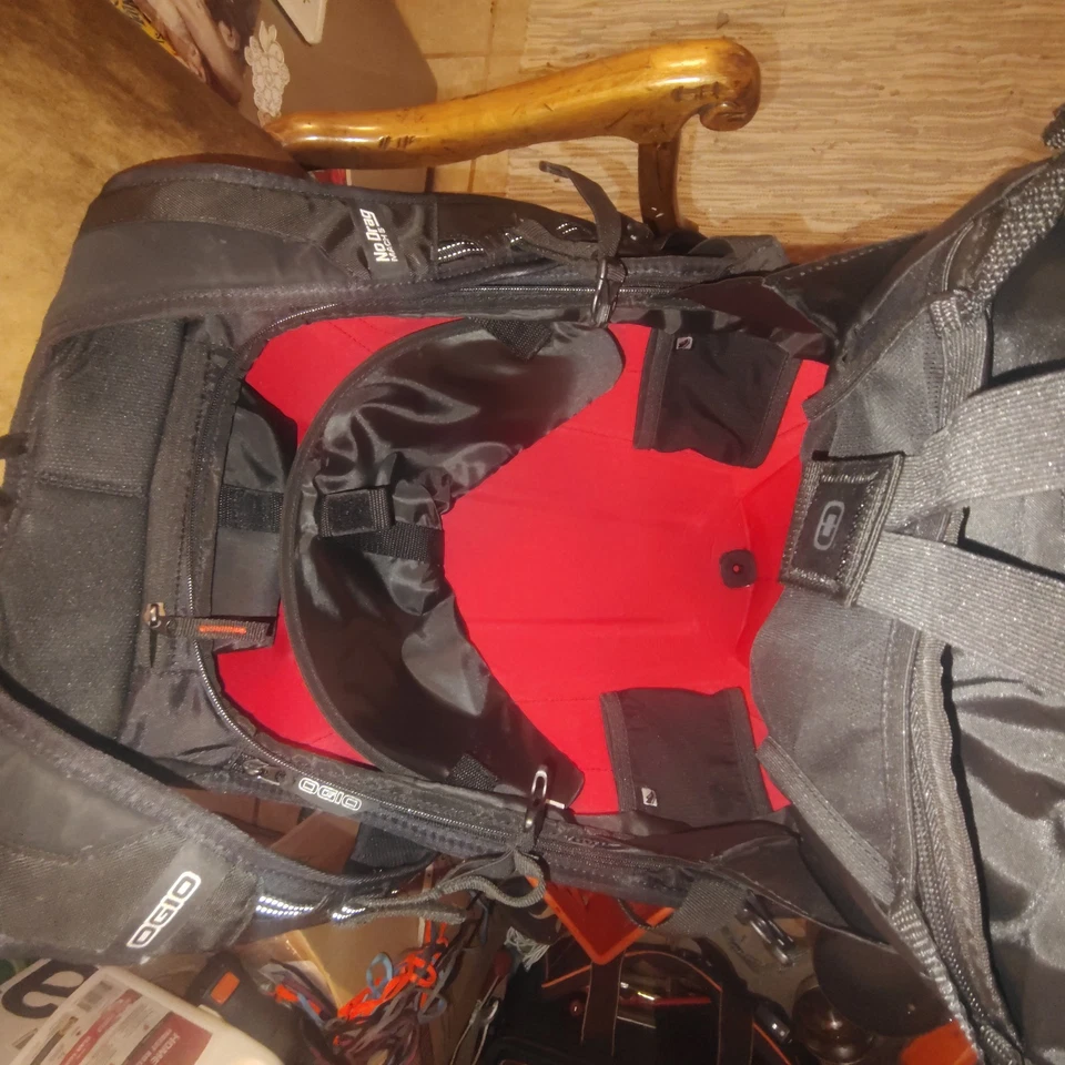 Ogio Mach 5 No Drag Black Hardshell Moto Backpack with 15" Laptop Compartment - Image 3 of 4