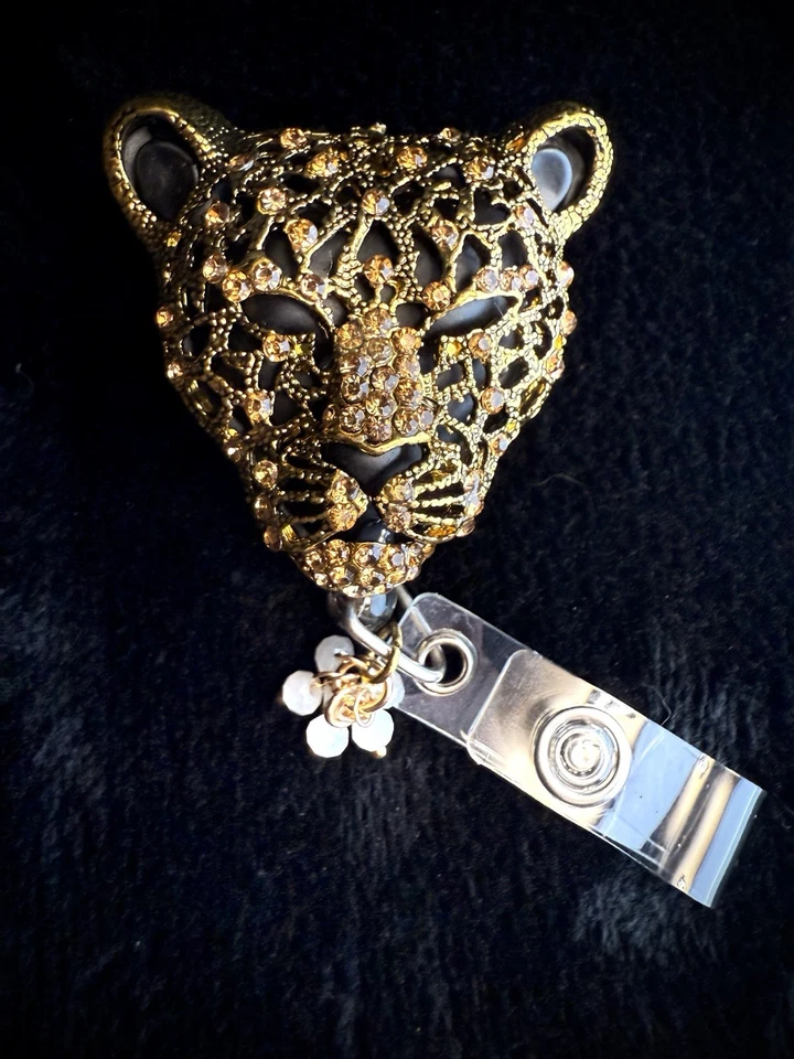 Porta-crachá retrátil de 3,5 polegadas com design de leopardo incrustado de strass - Imagem 4 de 4