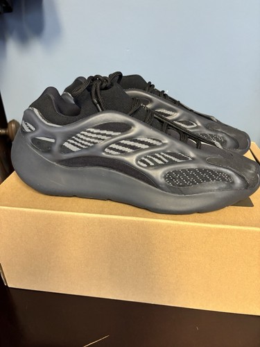 adidas Yeezy 700 V3 Alvah Brand new with some scuff shown in pic - Picture 2 of 7