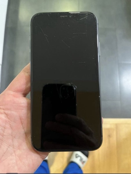 Apple iPhone 11 - 128GB - Negro (Libre) A2221 (CDMA + GSM)