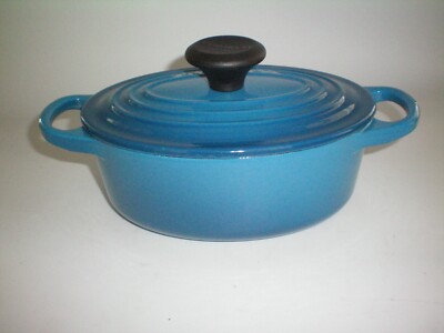 Le Creuset 17 cm / 1-Quart Oval Enameled Cast Iron Cocotte Dutch Oven