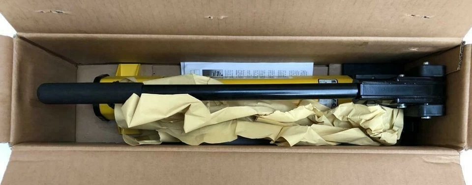 Enerpac P392 Two-Speed Hydraulic Hand Pump 700 Bar/ 10,000 PSI - Image 3 of 4