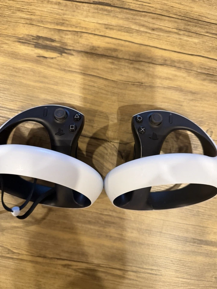 PSVR2 Virtual Reality Gaming Headset and Controller Set - Image 2 of 4