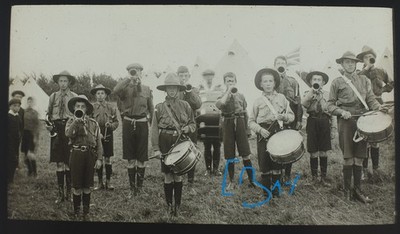Foto EDWARDIANISCHE PFADFINDER NR2 UM 1910 Zauberlaternendia FRÜHE PFADFINDERKAPELLE