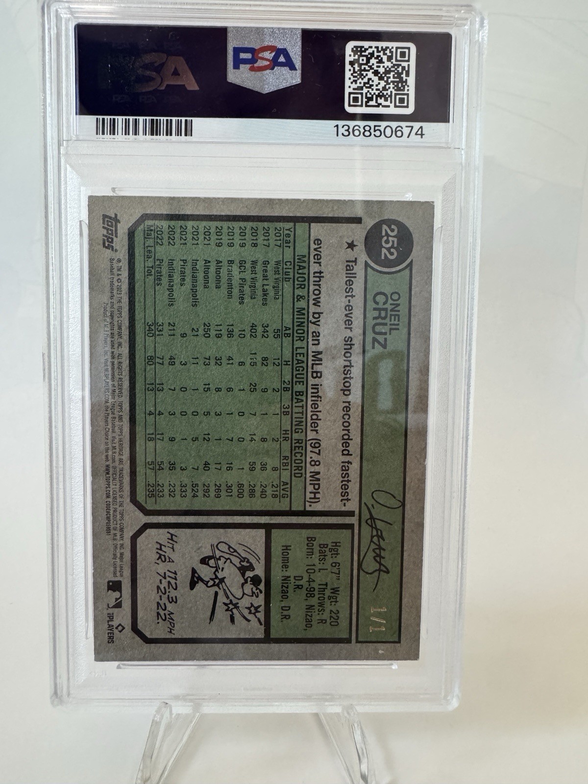 2023 Topps Heritage Oneil Cruz #252 Chrome SuperFractor /1 view 2