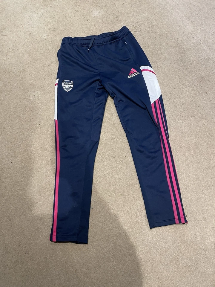adidas Arsenal Travel Jogging Bottoms Size 13/14 junior - Image 3 of 4
