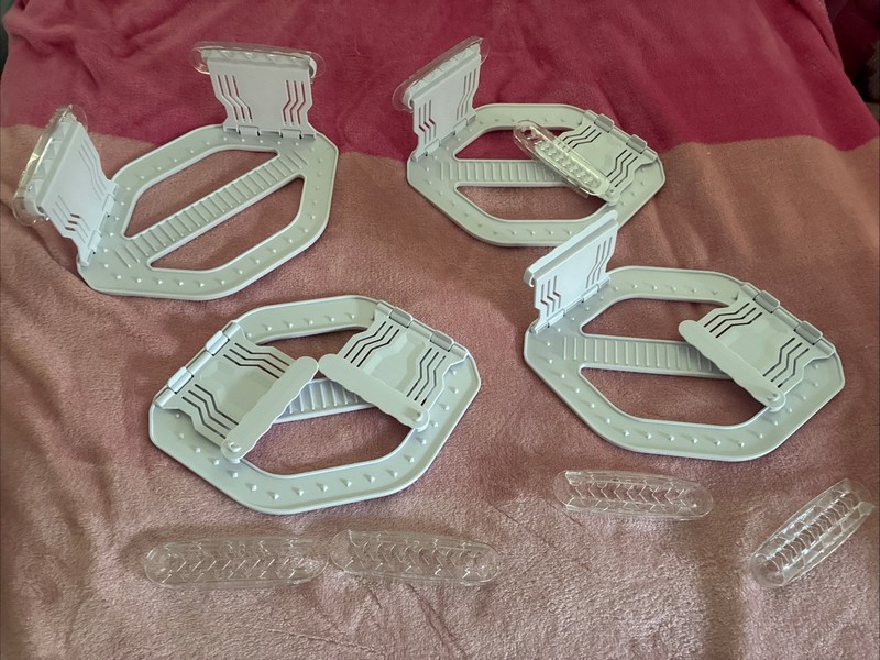 Bedsheet Holders For Corners - Never Really Used.