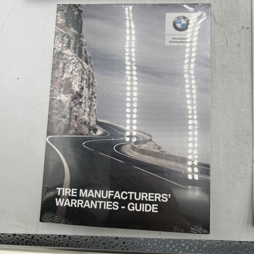2018 BMW Hybrid 5 Series Plug-In Owners Manual Case Included - Picture 3 of 5