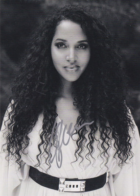 Autograph - Cassandra Steen