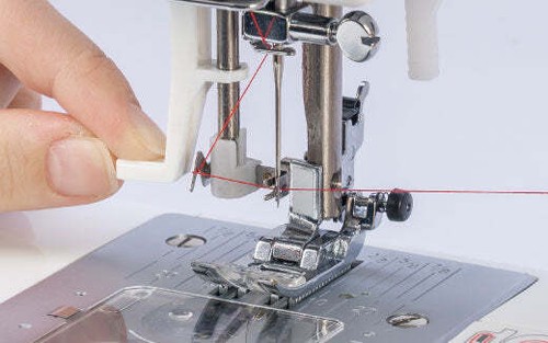 JUKI HZL-HT710 Sewing Machine - Picture 2 of 7