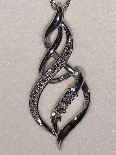 *LAST 1* Kay Jewelers Sterling Silver 3 Diamond Weave/Zig Zag Necklace (18 Inch) - Picture 2 of 4