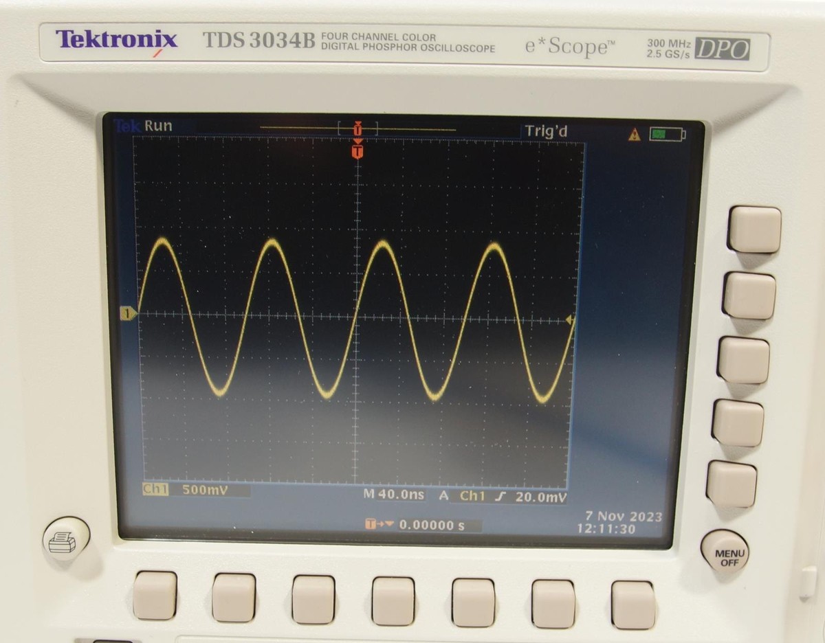 Tektronix TDS3034B 4 CH Digital Oscilloscope 300 MHz 2.5GS/s, FFT