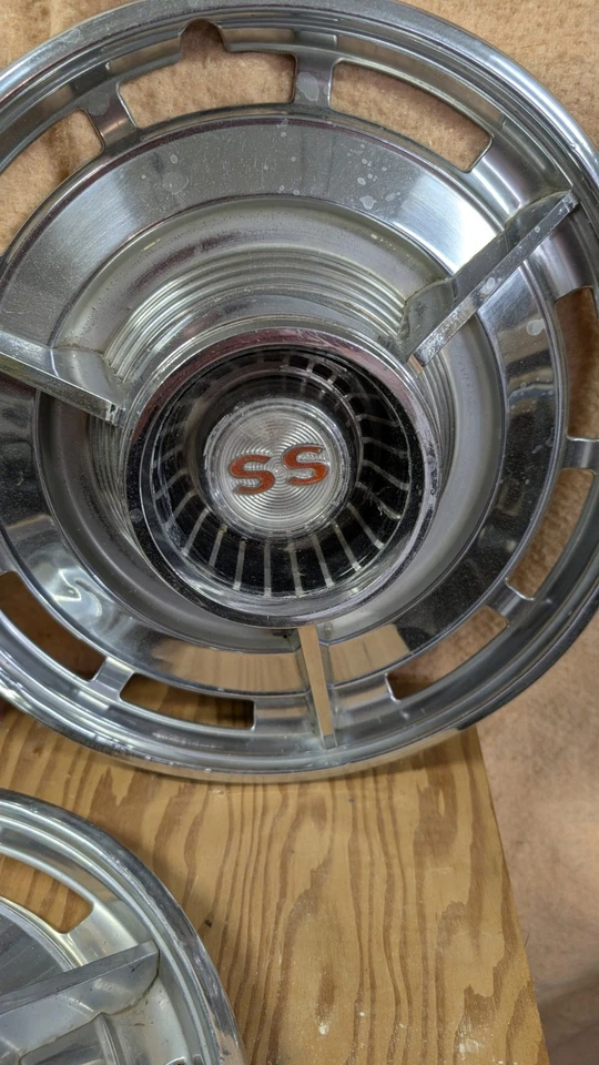 Винтажный 1963 CHEVROLET IMPALA SUPER SPORT SS колеса колпаки колес OEM лот из 3 - Изображение 3 из 4