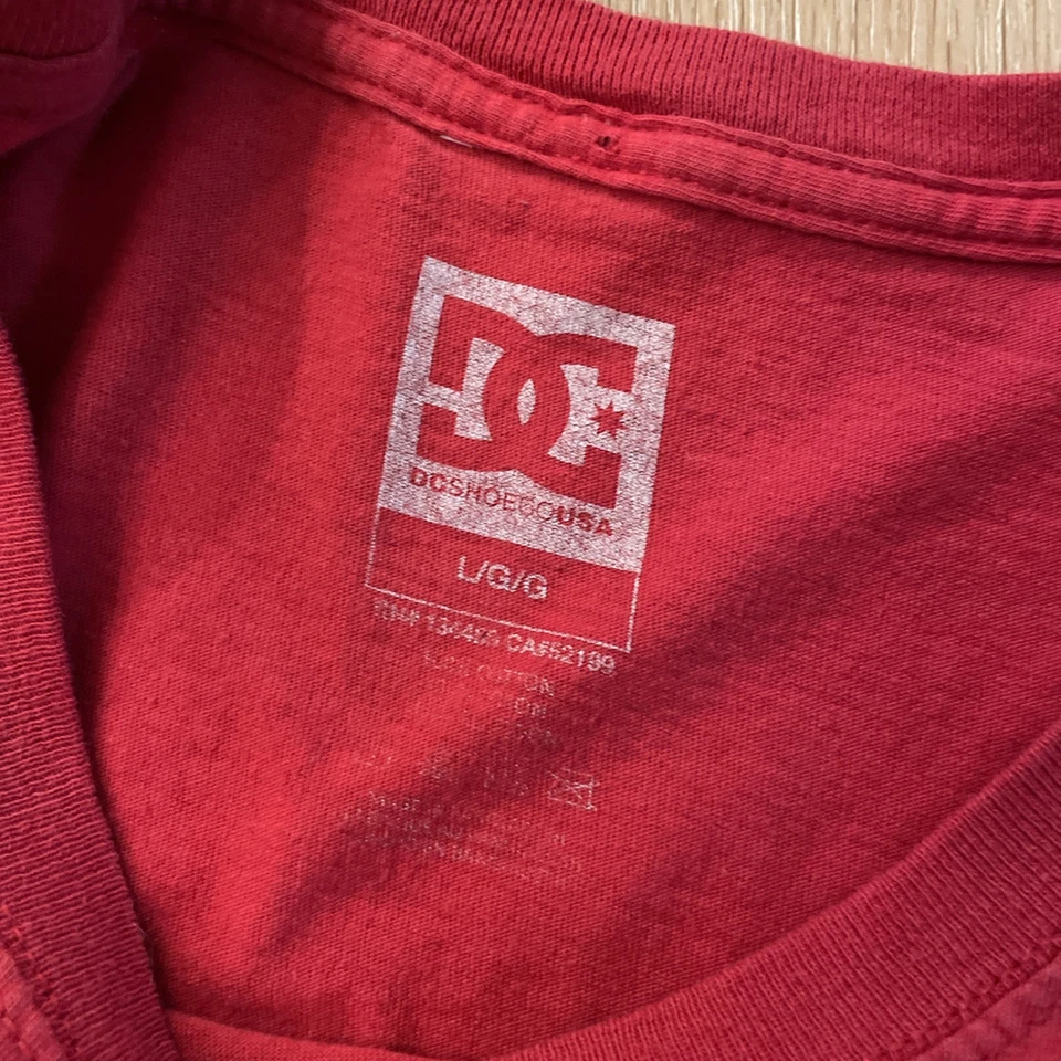 DC Zapatos Camisa Grande Roja Y2K Patín Años 2000 Grunge Punk Foto 3 de 4