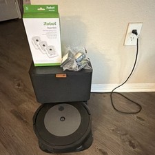iRobot Roomba Robotic Vacuum Automatic Dirt D...