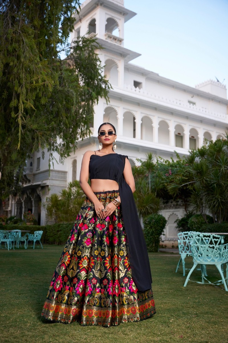 That outfit is called a lehenga choli More specifically That outfit is called a lehenga choli More specifically