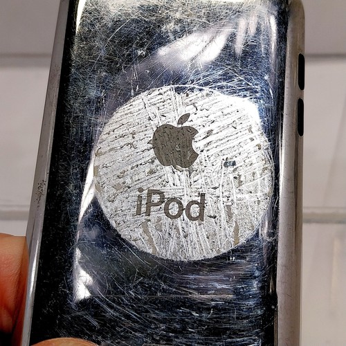Apple iPod Touch 4th Gen 16GB Portable Media Player - Picture 8 of 8