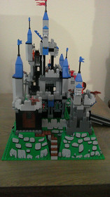 LEGO Castle: King's Castle (10176) 100% Complete w Minifigures & Instructions