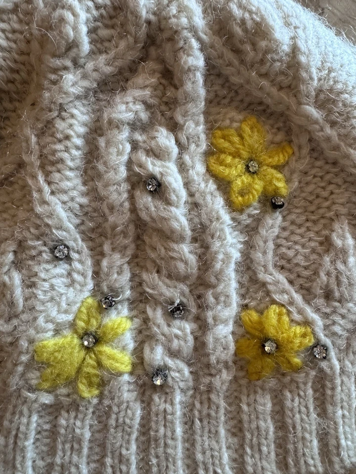 Gorro de malha Free People marfim e flor amarela strass - Imagem 3 de 3