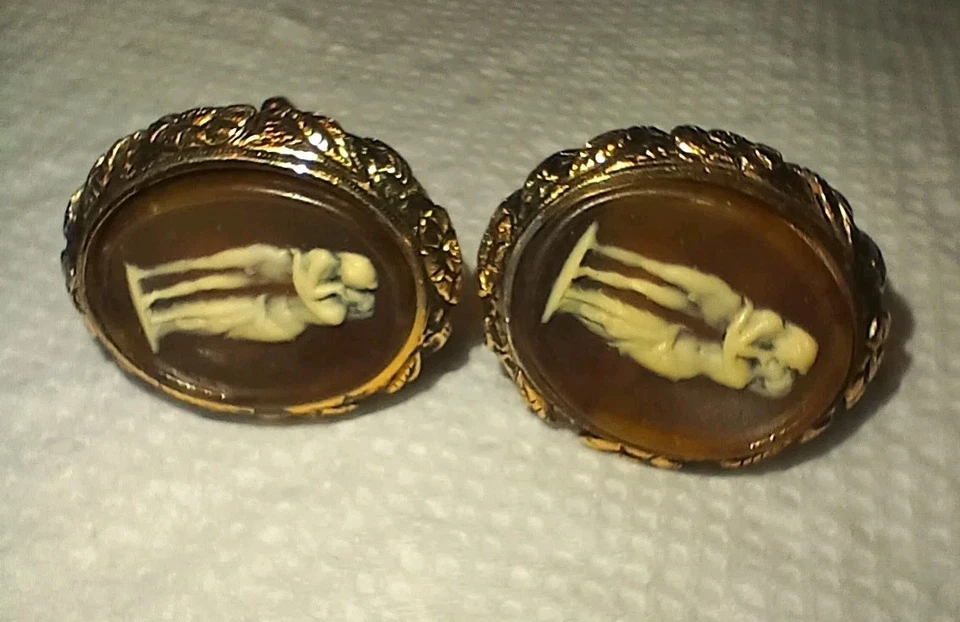 Gemelos camafeo vintage marcados Dante el Beso diosa desnuda marrón dorado Foto 3 de 4