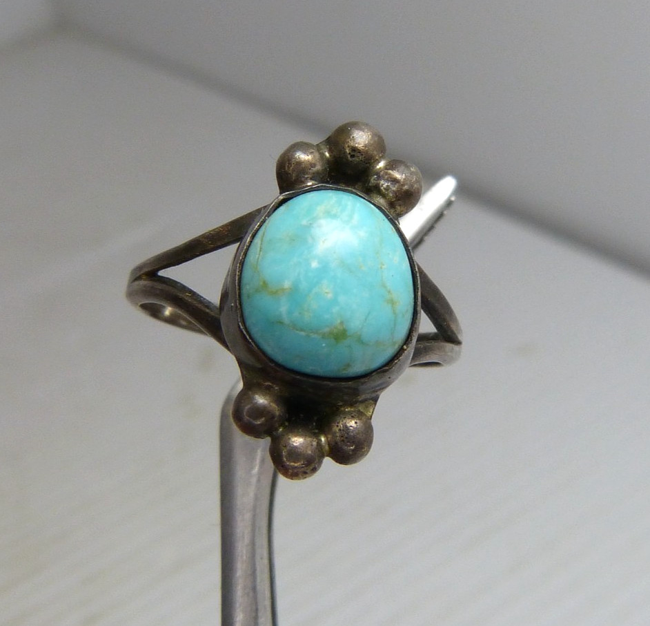 Vintage Navajo Sterling Silver & Turquoise Ring  Estate Find ! View 6