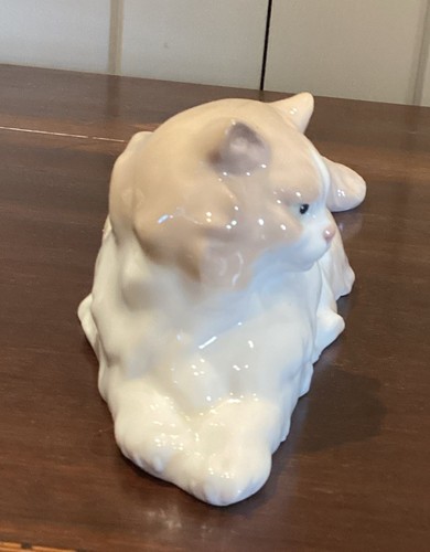 Vintage Nao Cat Figurine Angora Fawn & White Lying Down Retired Figurine Ceramic - Picture 8 of 11