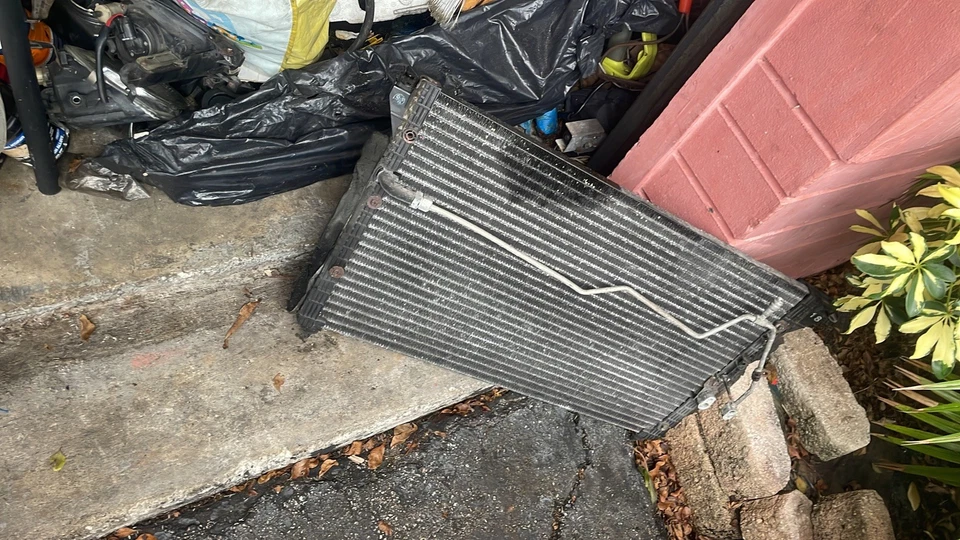 LEXUS 1993-1997 SC300 SC400 OEM AC AIR CONDITION HVAC LINES & CONDENSER COMPLETE - Image 4 of 4