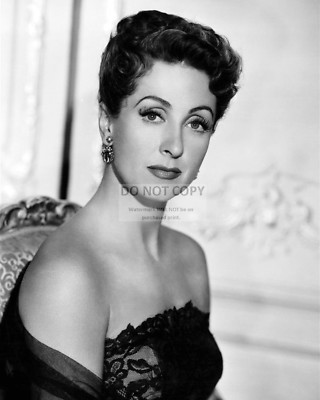 DANIELLE DARRIEUX IN ''5 FINGERS'' - 8X10 PUBLICITY PHOTO (BB-300)