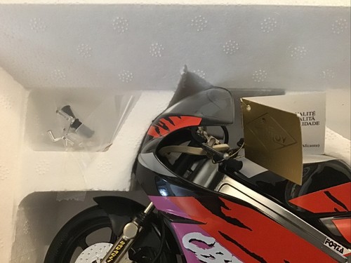 RARE Guiloy HONDA CBR900 FIRE BLADE 1/10 Scale Motorcycle Diecast - NEW #13803 - Picture 5 of 10