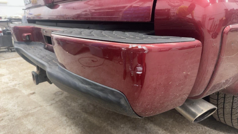 (LOCAL PICKUP ONLY) 01 02 03 04 05 06 GMC YUKON Rear Bumper Assembly Foto 2 de 3