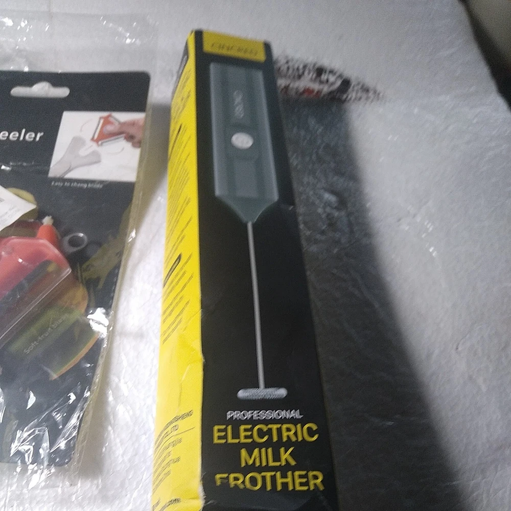 Milk Frother + Dishwashing Gloves + 3 in 1 Peeler (fruit, julienne, straight)