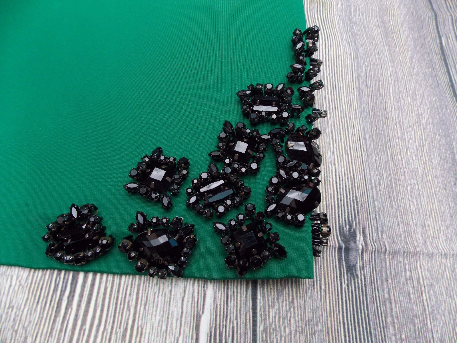 DSQUARED2 ABITO A TURNO ABBELLITO NUOVO DI ZECCA AUTENTICO £1400+ VERDE NERO PICCOLO 10