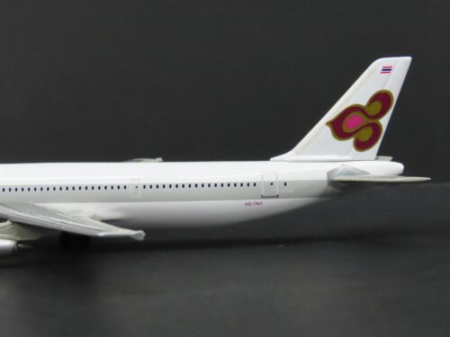 1:400 Scale Dragon Wings 55151 Diecast Thai Airlines Airbus A300-600B Airliner - Picture 3 of 16