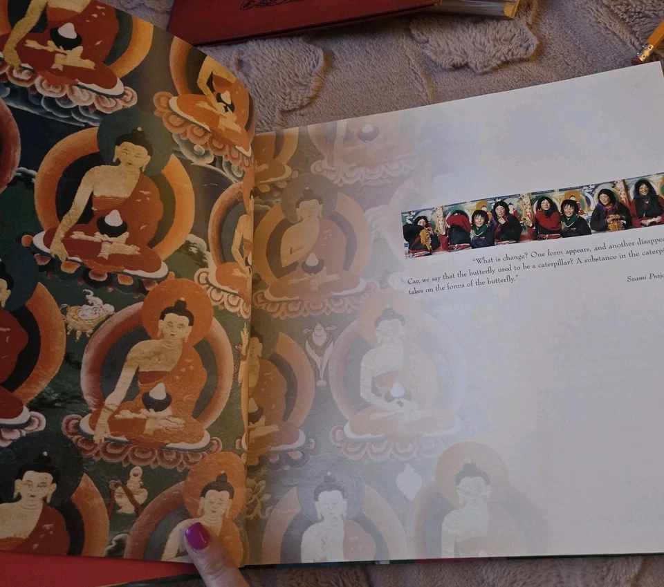 INSCRITO Alegría Dispersa Una celebración de mujeres/niños en Asia 2006 Seegers Foto 2 de 4