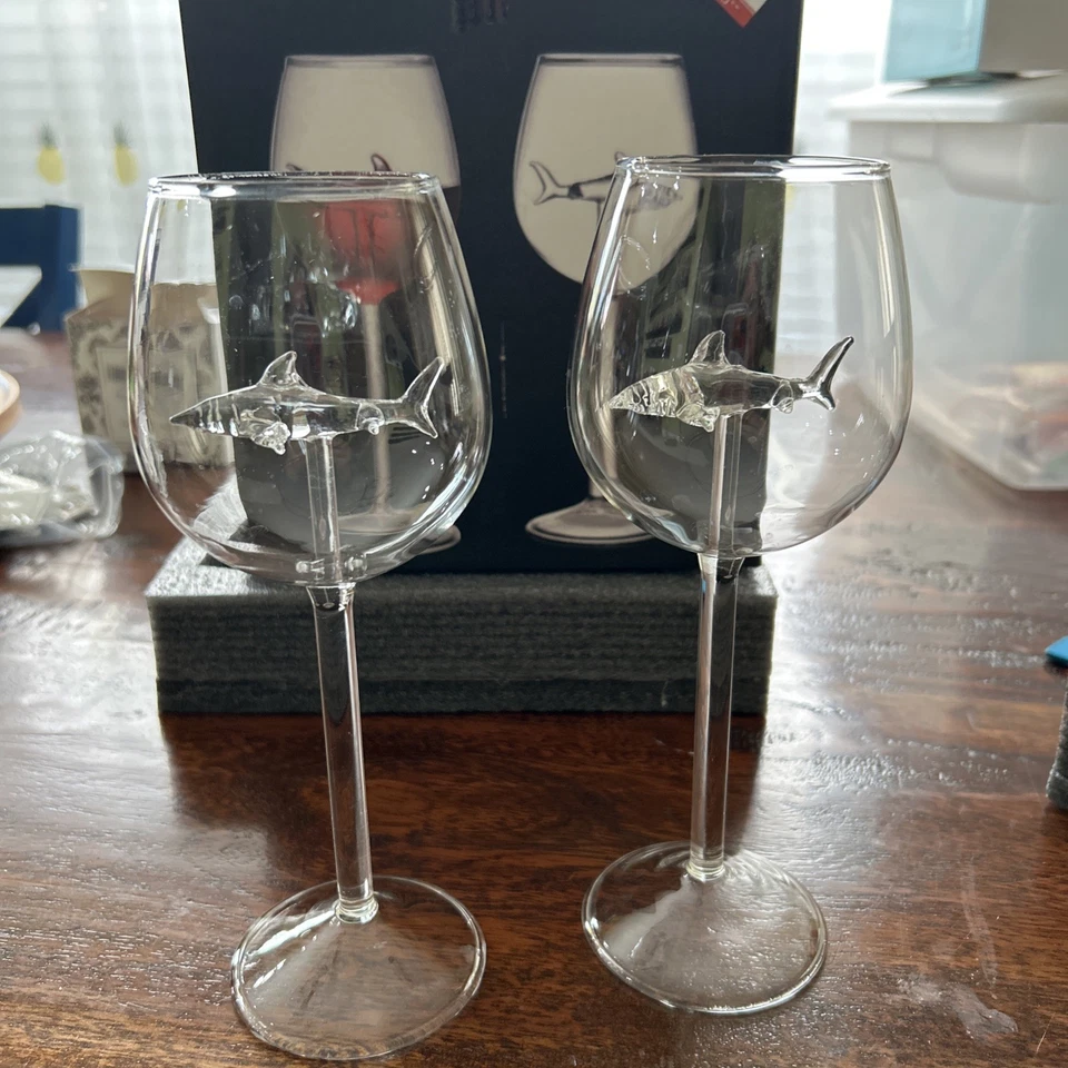 NUEVO Juego de 2 copas de vino Shark 3D - Únicas - Raras - ¡¡¡Bonitas!!!! Foto 2 de 4