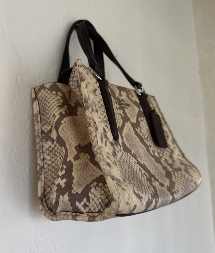 Bolso de mano Coach de adición limitada pitón multicolor Foto 4 de 4