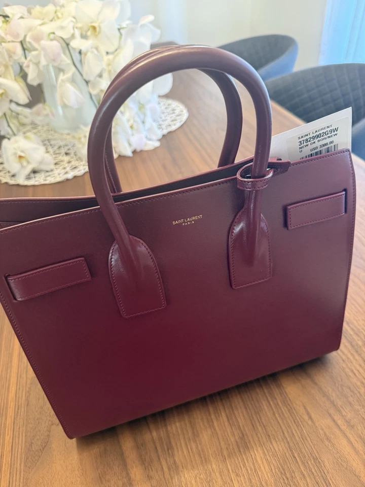 YSL Saint Laurent Sac de Jour pequeño en rojo Foto 2 de 4